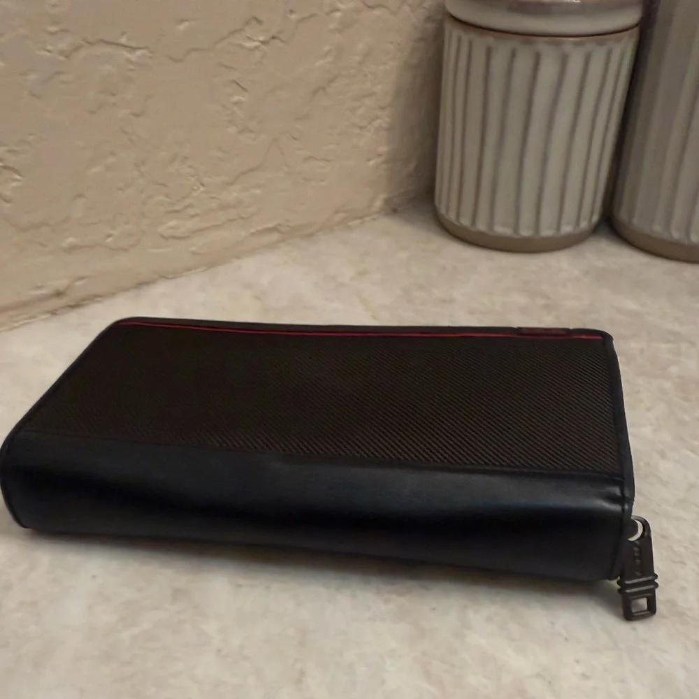 Tumi Alpha ziparound wallet